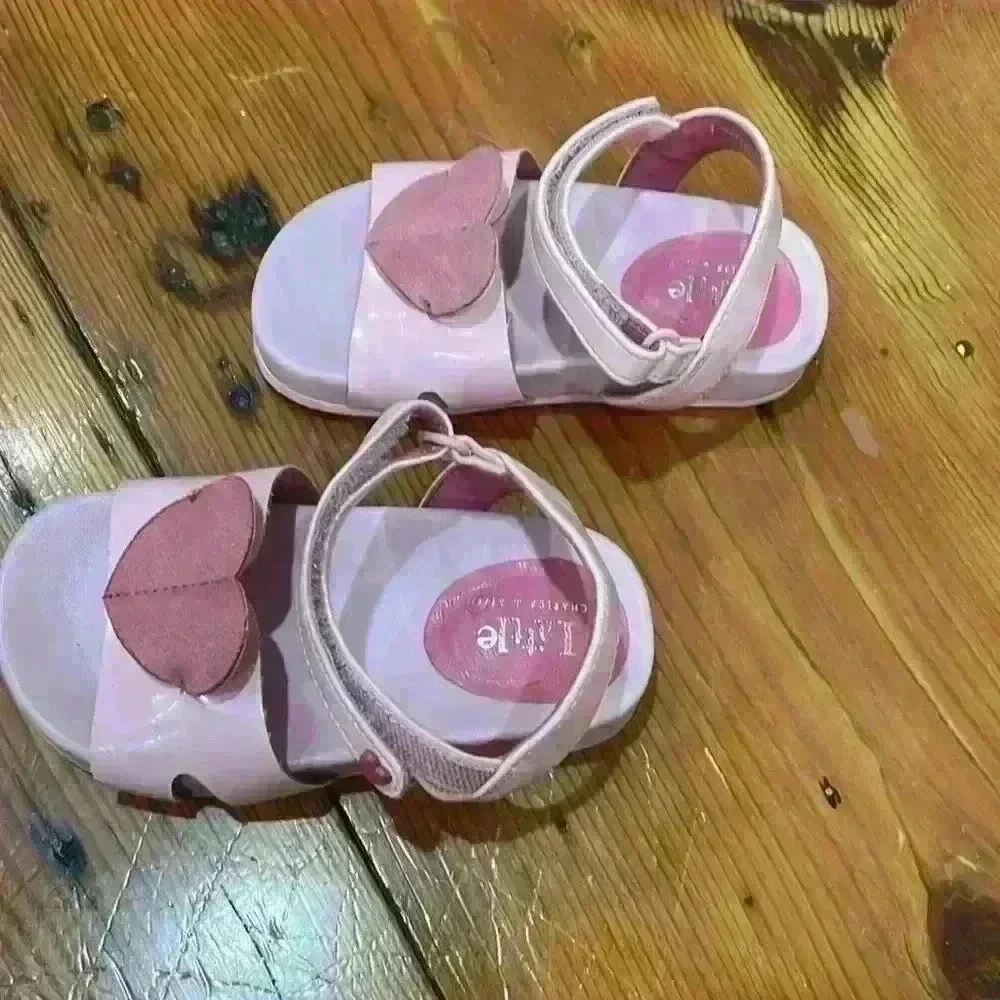 CHARLES & KEITH PINK HEART-MOTIF ANKLE STRAP SANDALS size 21/5.5